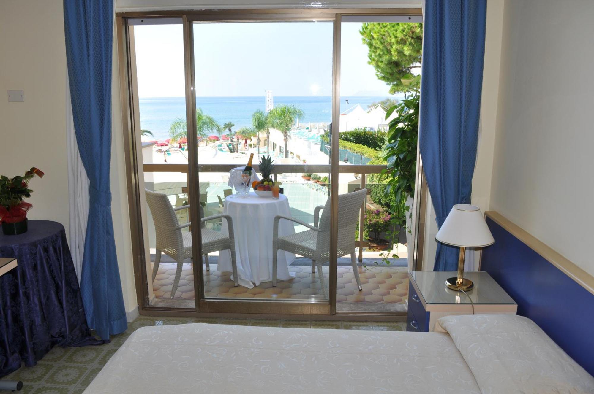 Hotel La Playa Sperlonga Esterno foto