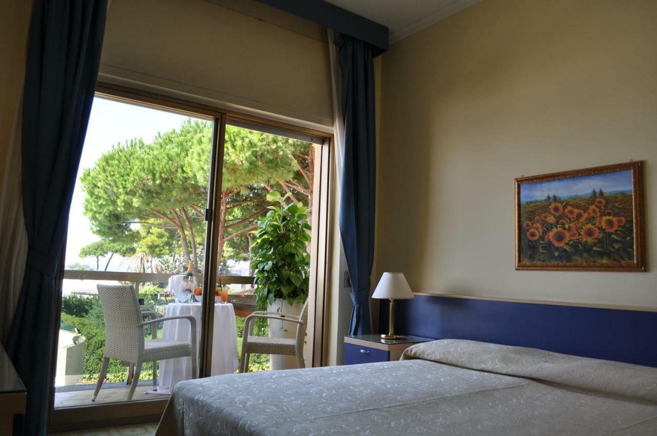 Hotel La Playa Sperlonga Esterno foto